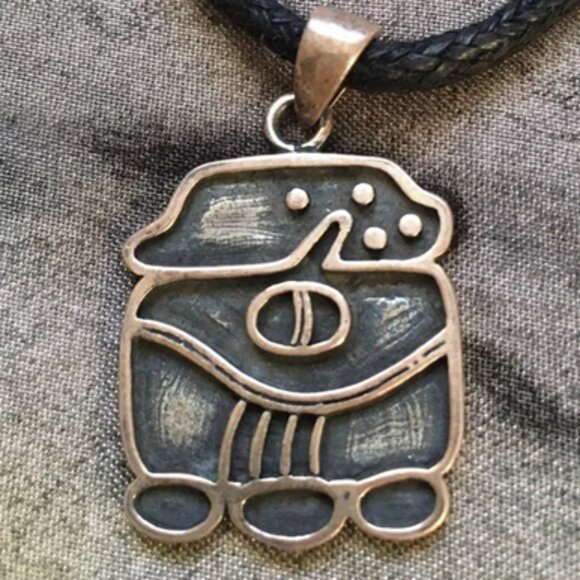 July Mayan Calendar Stamped Silver Taxco Pendant - Picture 5 of 9